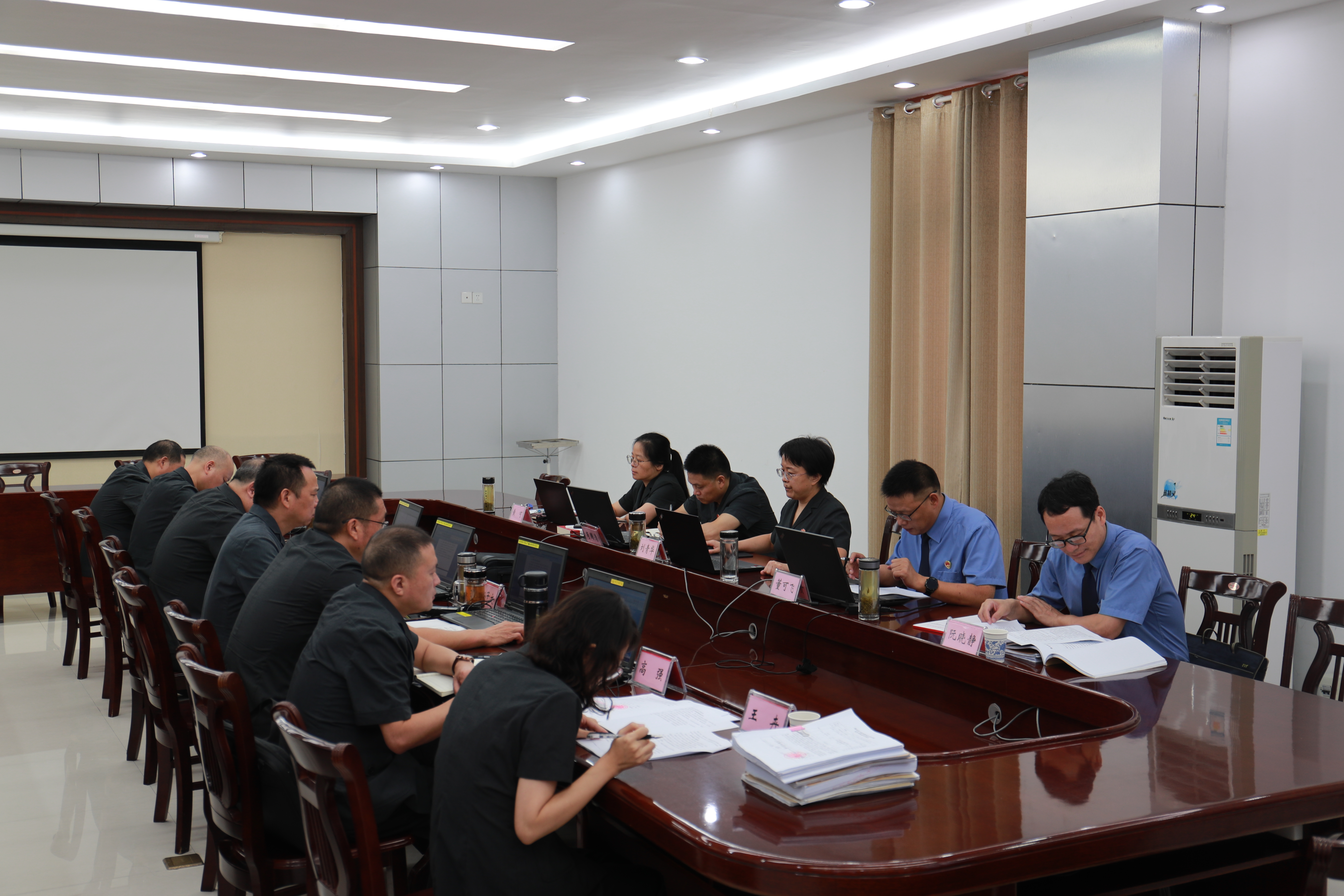 董可飞检察长列席郧阳区法院审判委员会会议